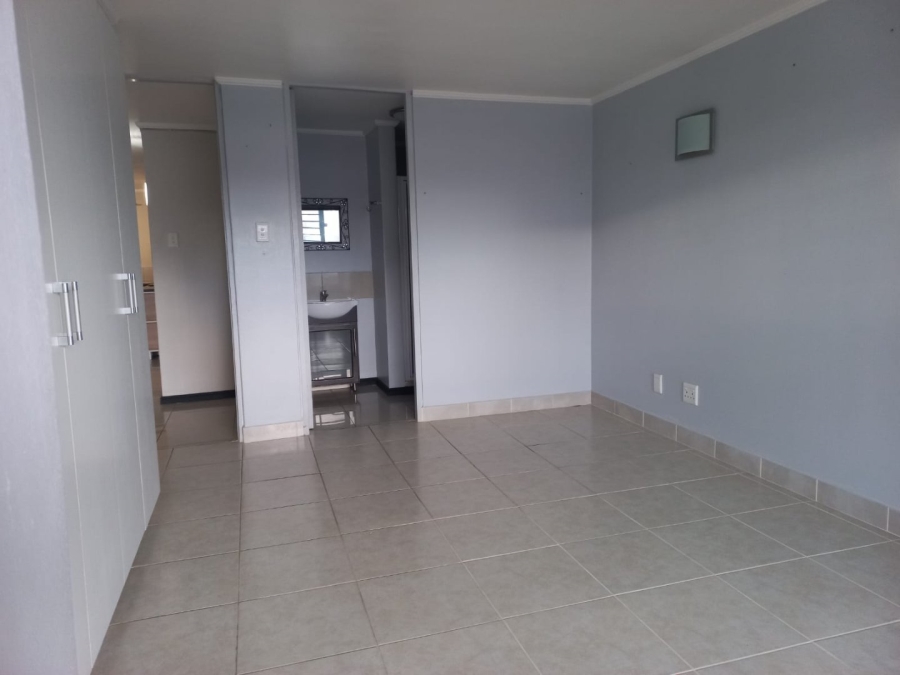 2 Bedroom Property for Sale in Gansbaai Central Western Cape